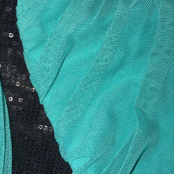 XOXO FORMAL DRESS - Picture 4 of 4